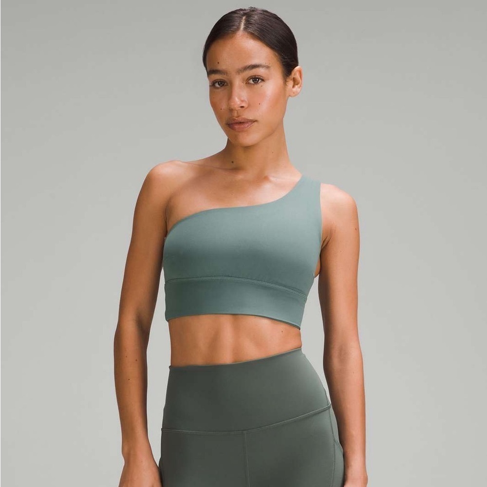 Lululemon Align Asymmetrical Bra
Medium Forest